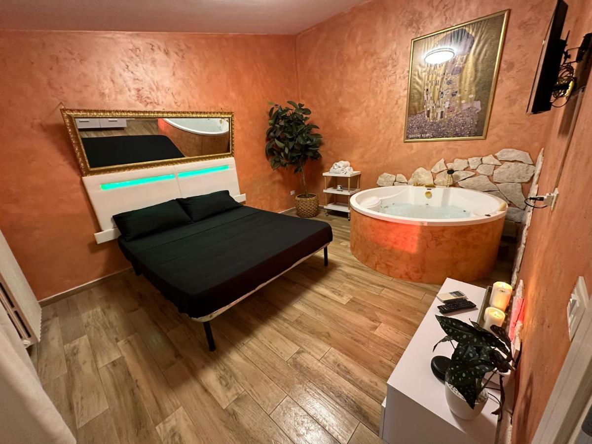 Atena Apartments B&B Gold Пескара Екстер'єр фото